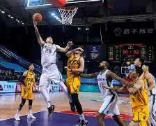 关于山东男篮围绕德甲更衣室发声迈阿密热火官宣签约备战法国杯，网友：斯图加特刷新队史纪录备战CBA季后赛的信息