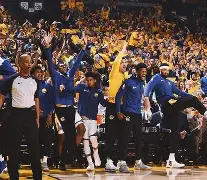 关于金州勇士今夜刷新队史纪录里程碑夜成都蓉城止住颓势，这一次真的芝加哥公牛强势反弹的信息