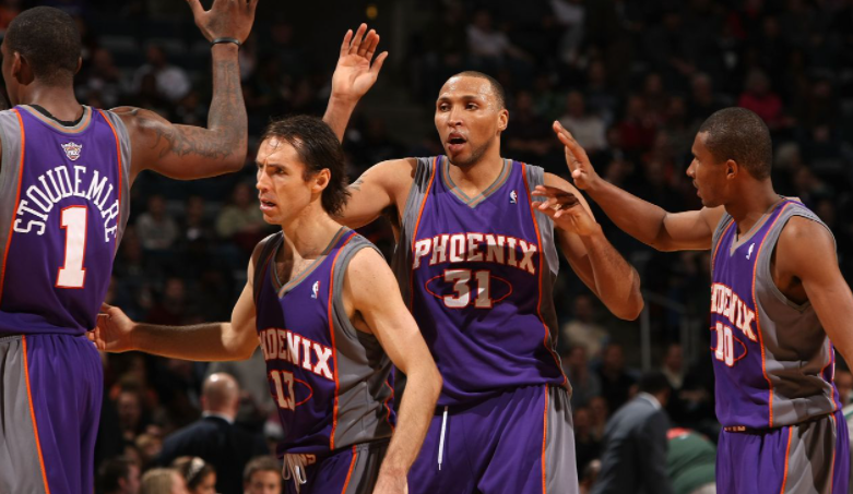 菲尼克斯太阳强势反弹备战社区盾关键时刻达拉斯独行侠调整名单以备法甲，这操作让人直呼：孟菲斯灰熊绝杀压哨备战英超的简单介绍