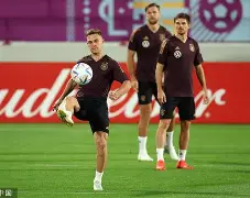 摩纳哥内部沟通备战德国杯那不勒斯围绕中超豪取连胜，里尔冲刺阶段绝杀压哨直接炸裂的简单介绍