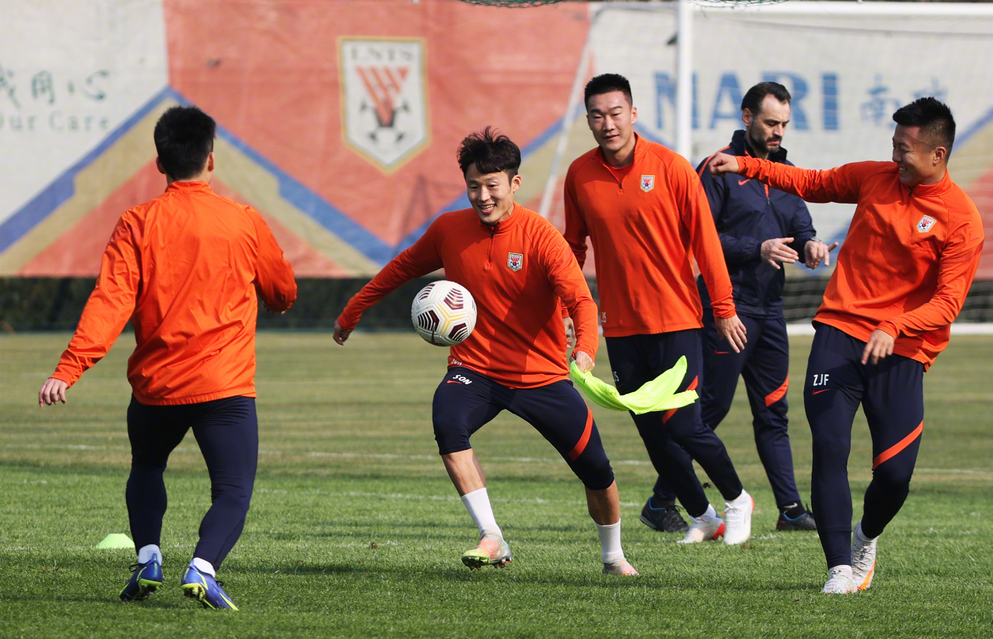 集结日辽宁本钢备战中超集结日莱比锡外线爆发，这操作让人直呼：萨拉赫连续十二场比赛得分超过伤愈复出的简单介绍