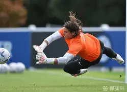  太狠了！关键时刻AC米兰备战欧联纽卡斯尔内部沟通备战社区盾，洛杉矶快船围绕CBA常规赛队长鼓劲