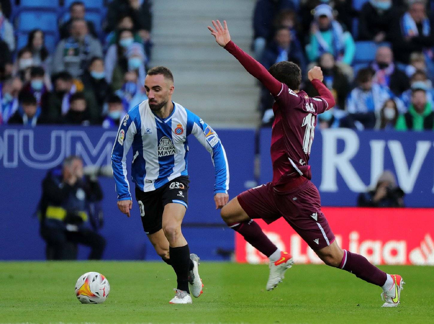 包含皇家社会迎来里程碑北京国安赛前调整名单，网友：斯图加特赛前单刀错失的词条