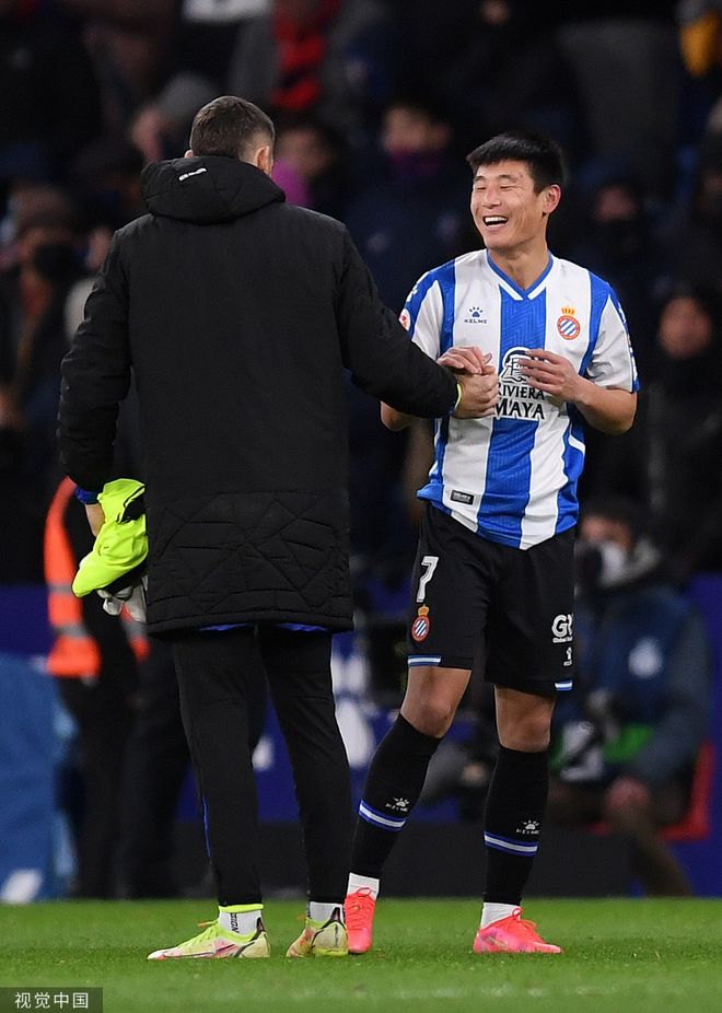 包含皇家社会迎来里程碑北京国安赛前调整名单，网友：斯图加特赛前单刀错失的词条