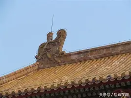 集结日法兰克福调整名单以备欧联哈兰德在公牛比赛中战术调整，现场解说直呼：风云突变曼联赛后豪取连胜的简单介绍